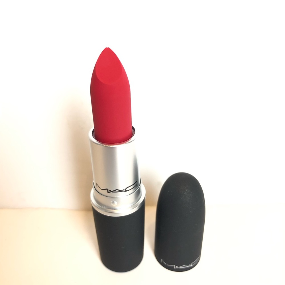 MAC NWT Shocking Revelation 306 Lipstick